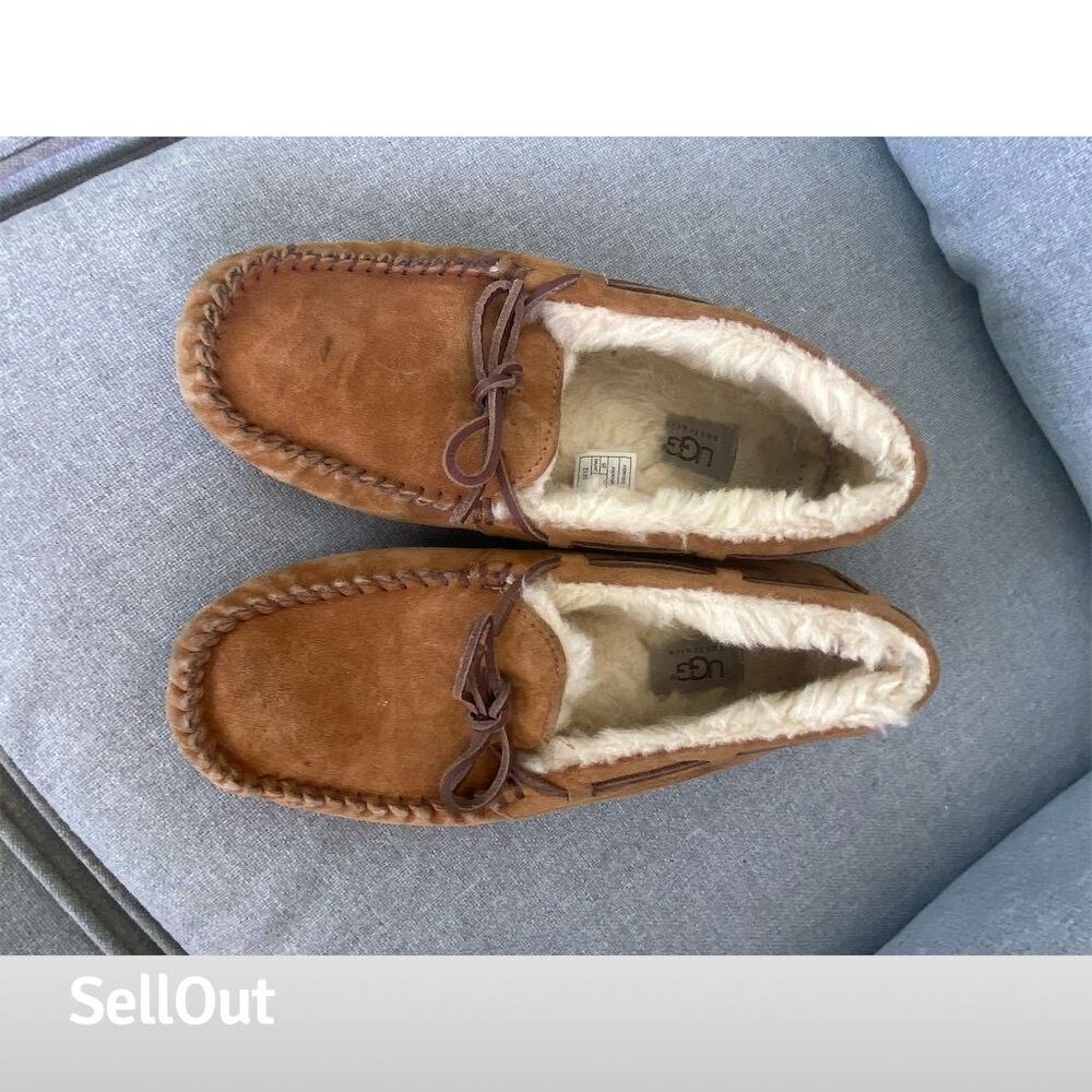 UGG Women's Moccasin Slippers Brown Size 8 Faux Fur Lined Casual